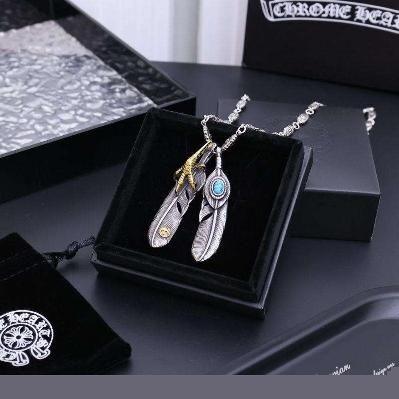 Ch**me He**ts necklaces